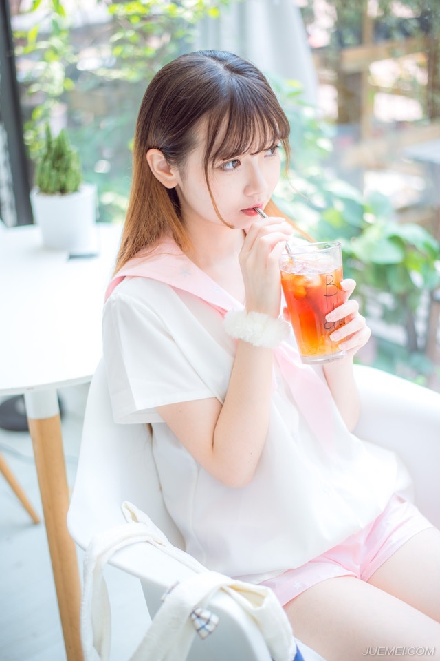 人之所以悲伤,是因为我们留不住岁月;而更无法面对的是有一日,青春,就这样消逝过去。